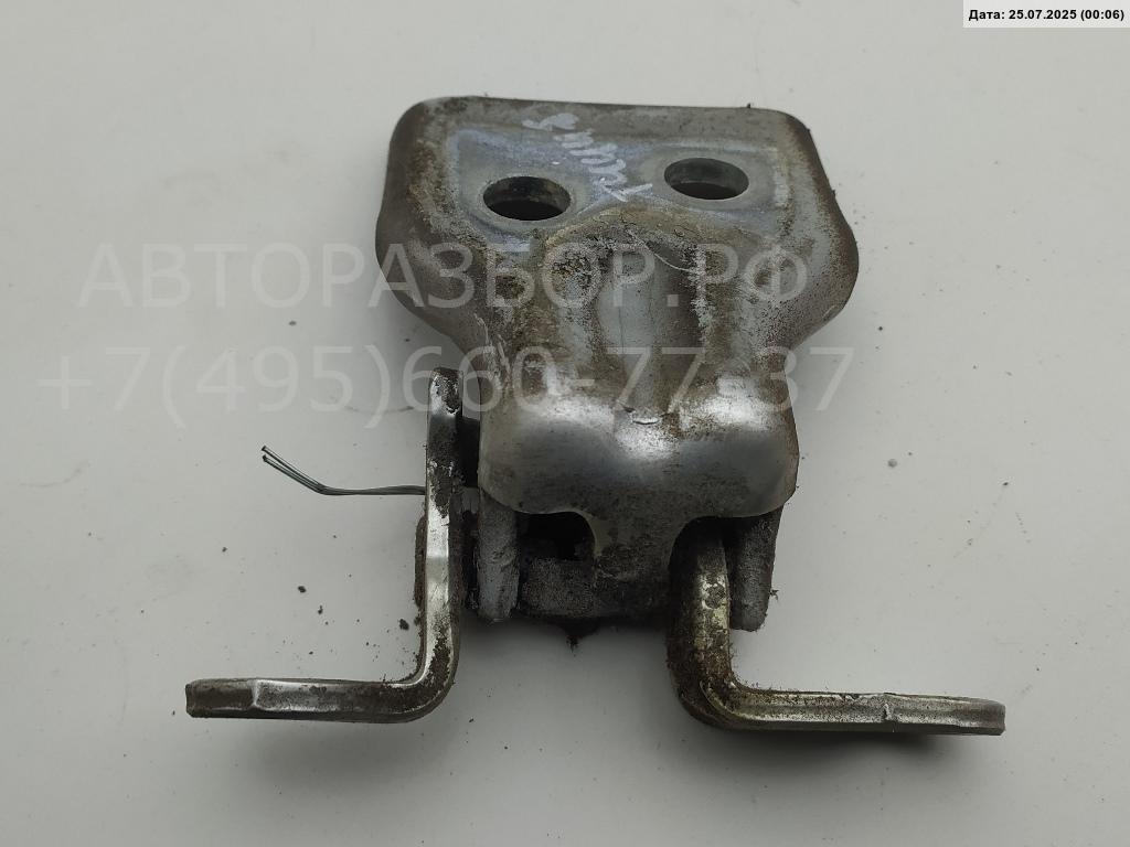 Петля двери