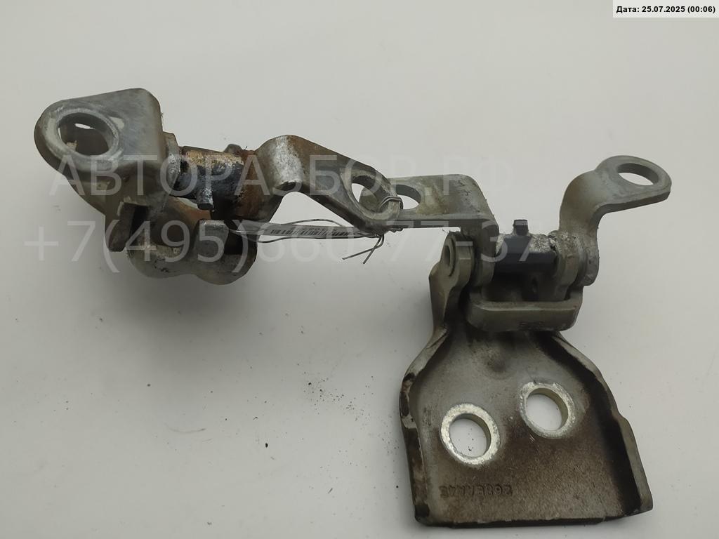 Петля двери