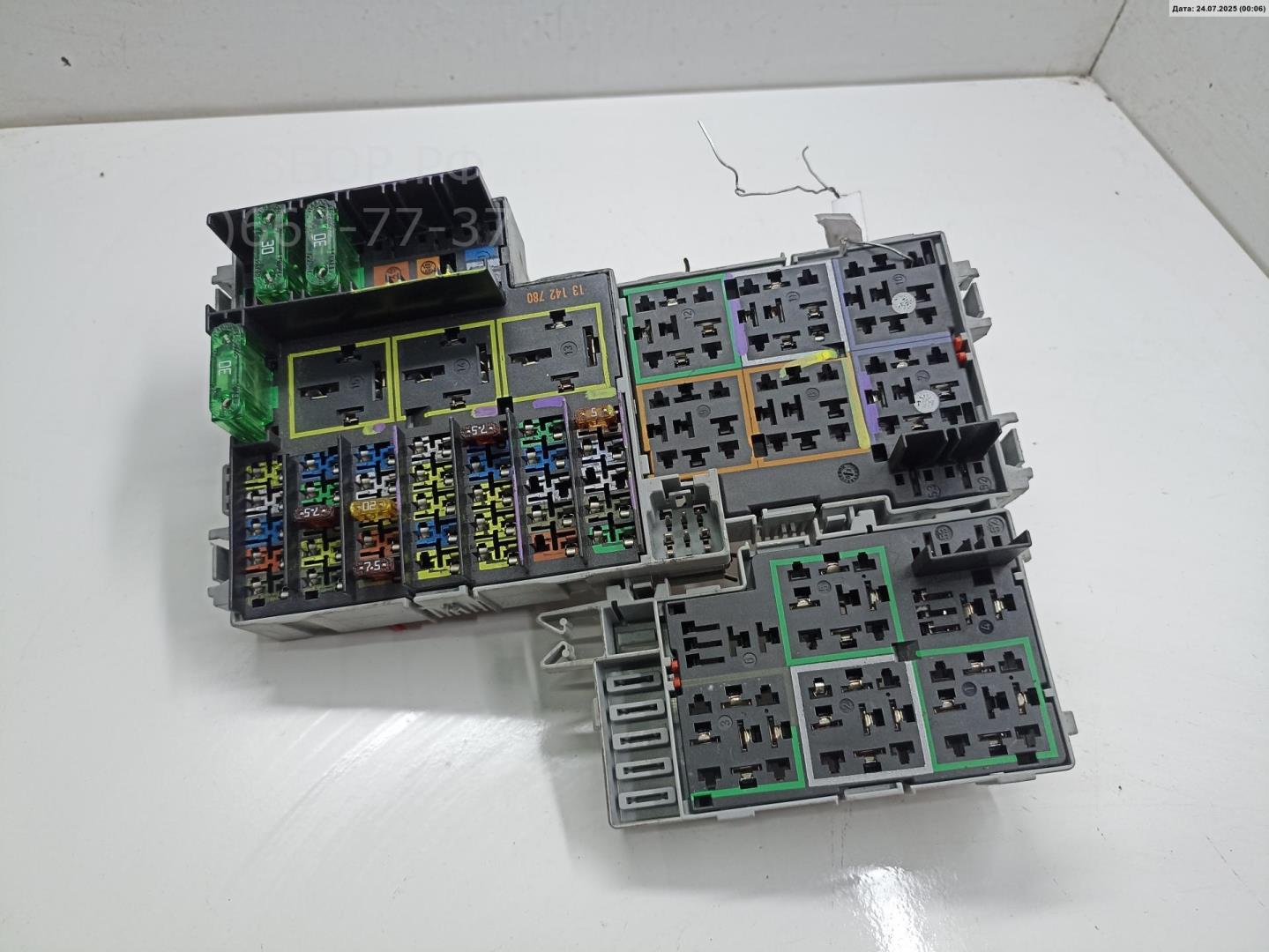 Блок предохранителей