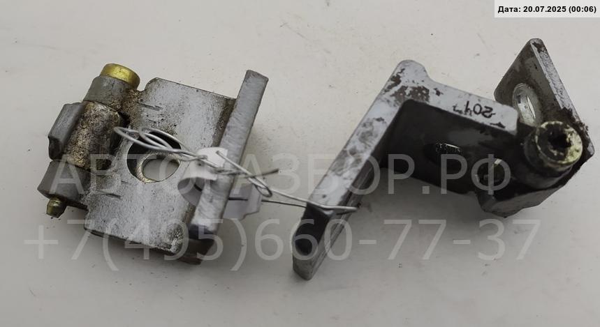 Петля двери