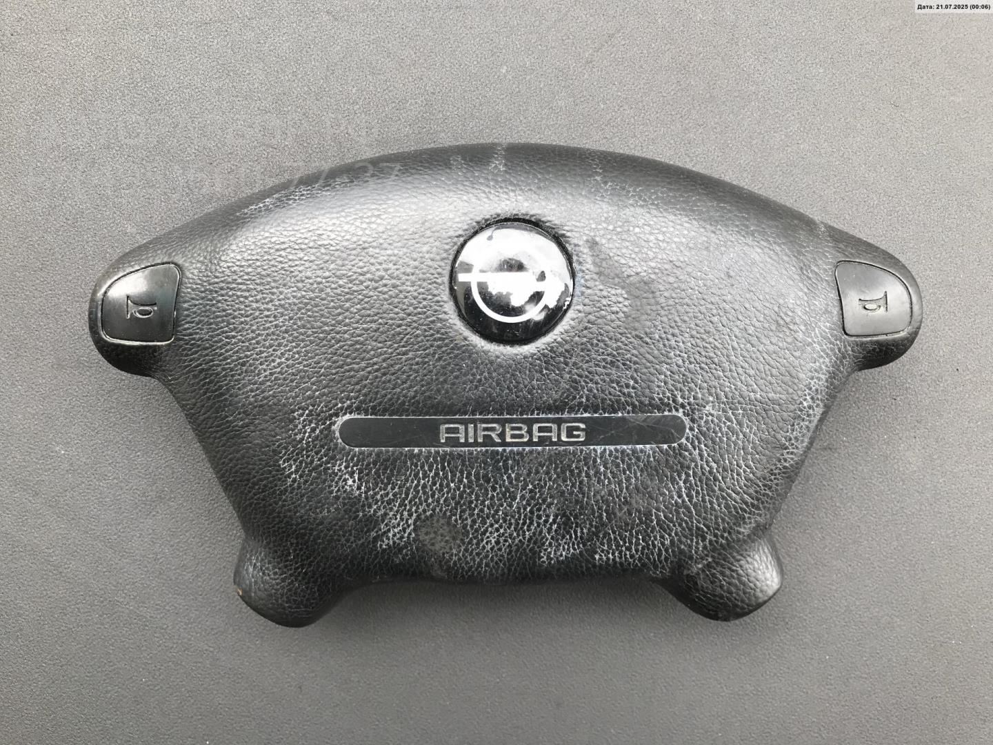 Подушка безопасности в рулевое колесо