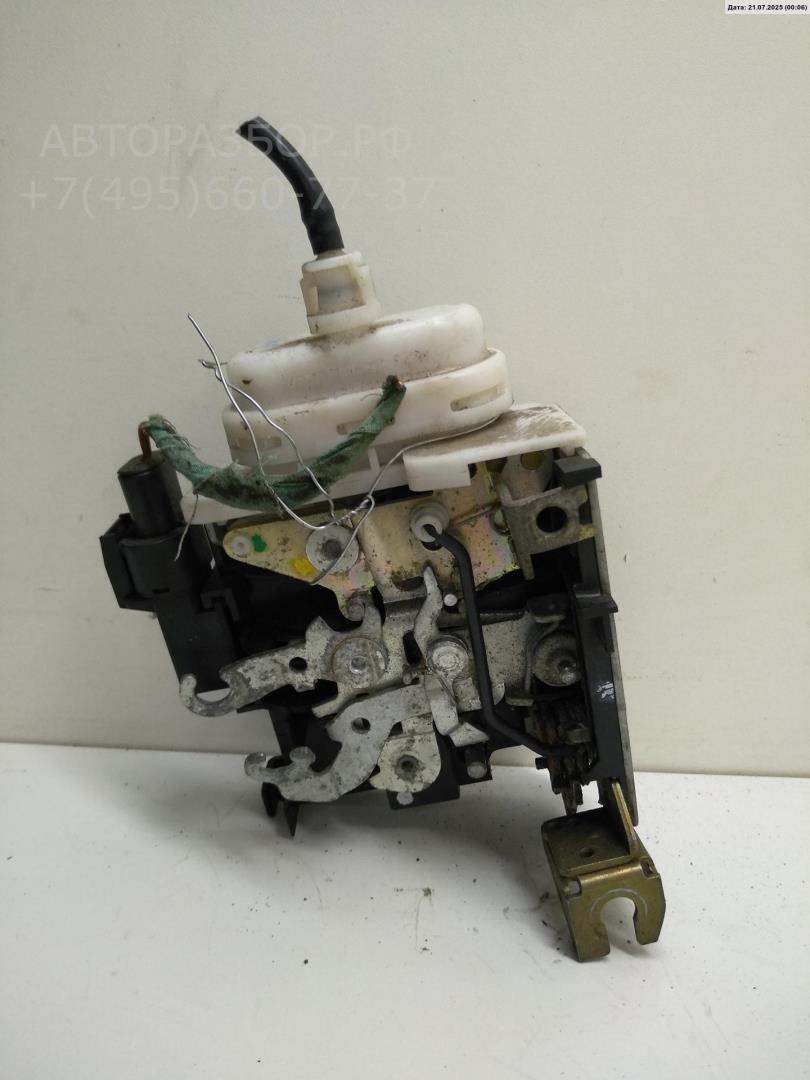 Замок двери передней правой