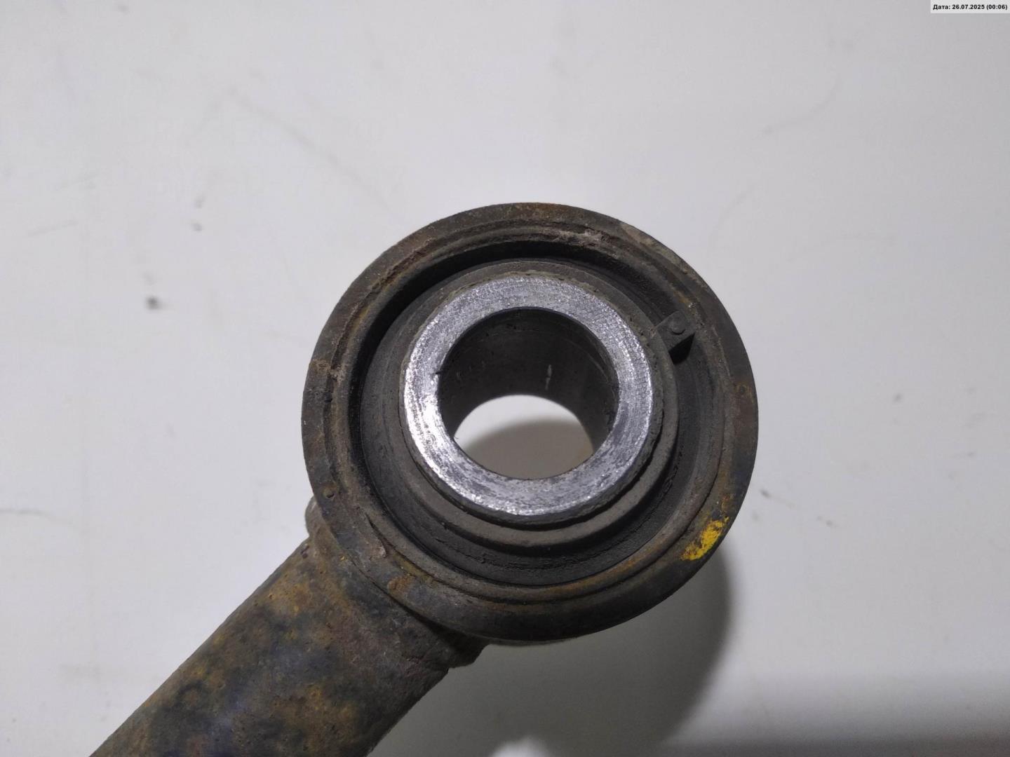 Рычаг задний правый