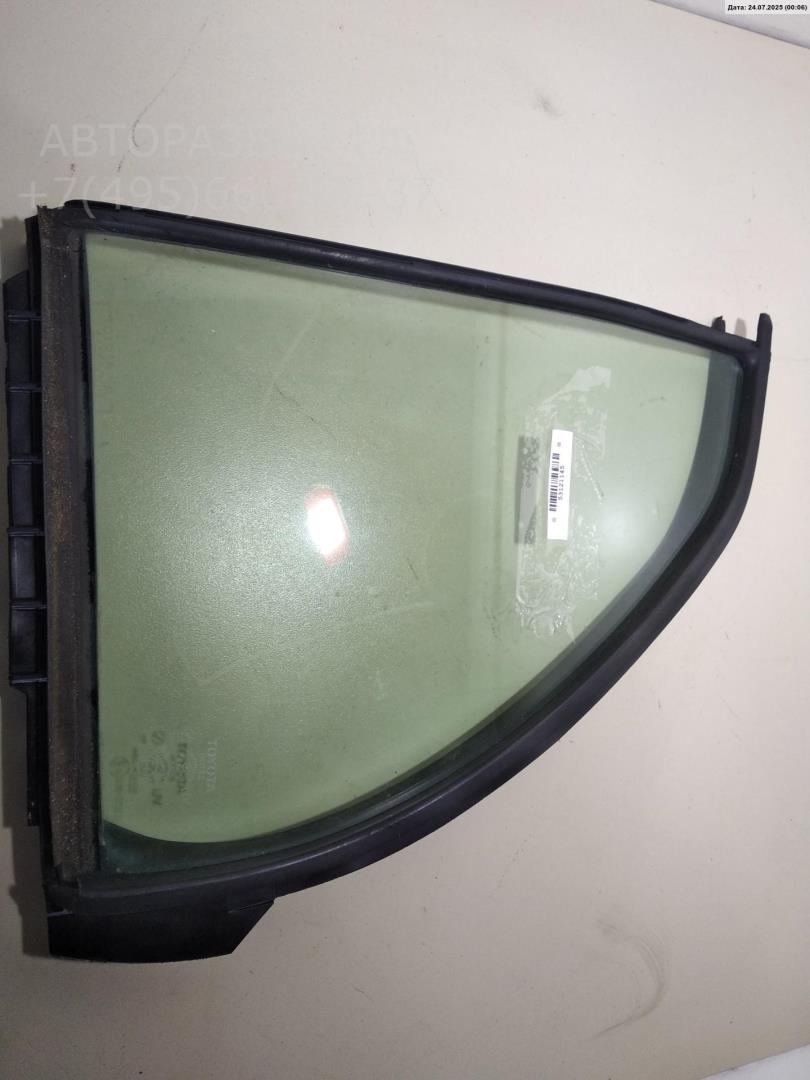 Стекло двери задней левой (форточка)