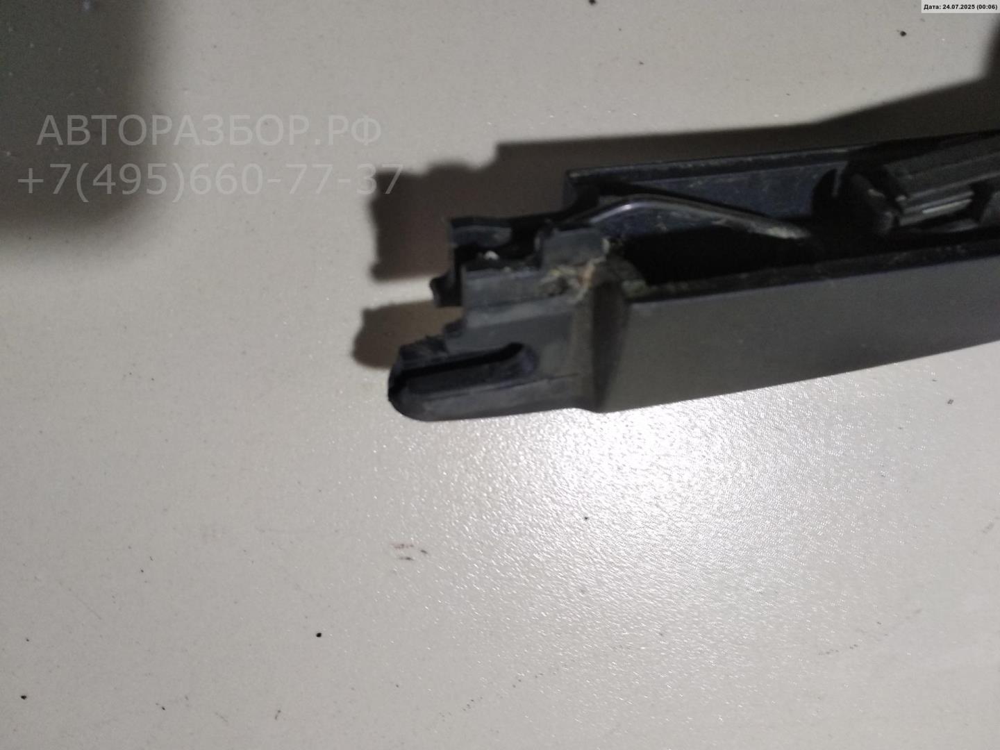 Поводок стеклоочистителя заднего