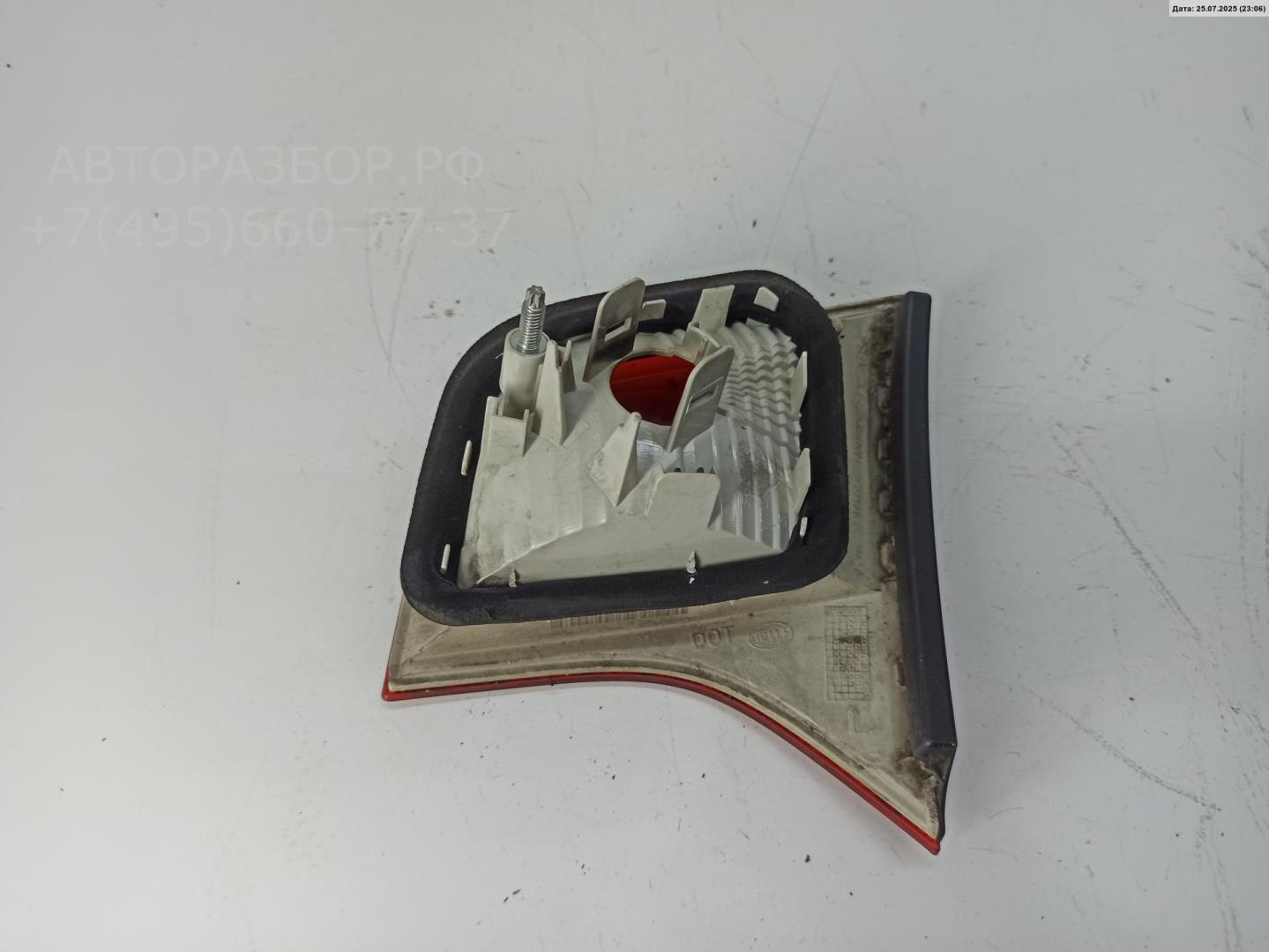 Фонарь задний внутренний левый