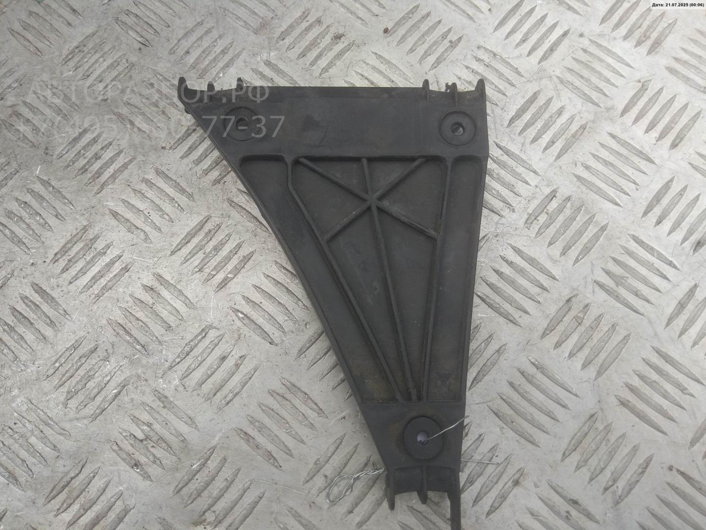 Кронштейн заднего бампера правый