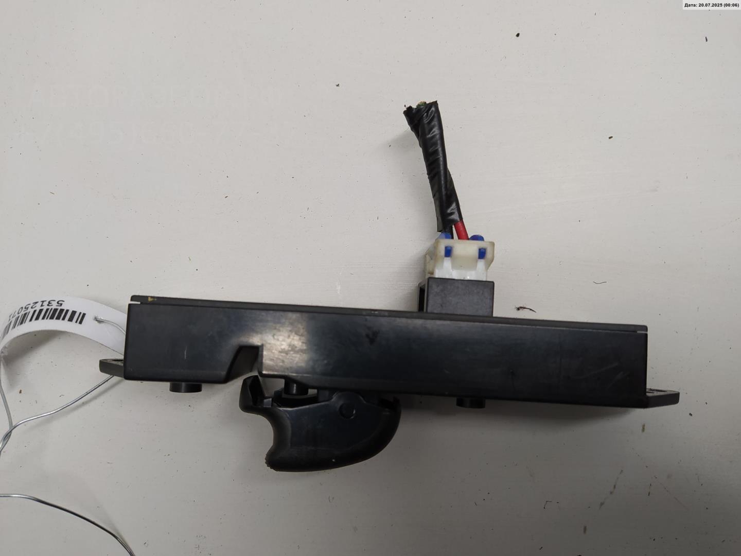 Кнопка стеклоподъемника