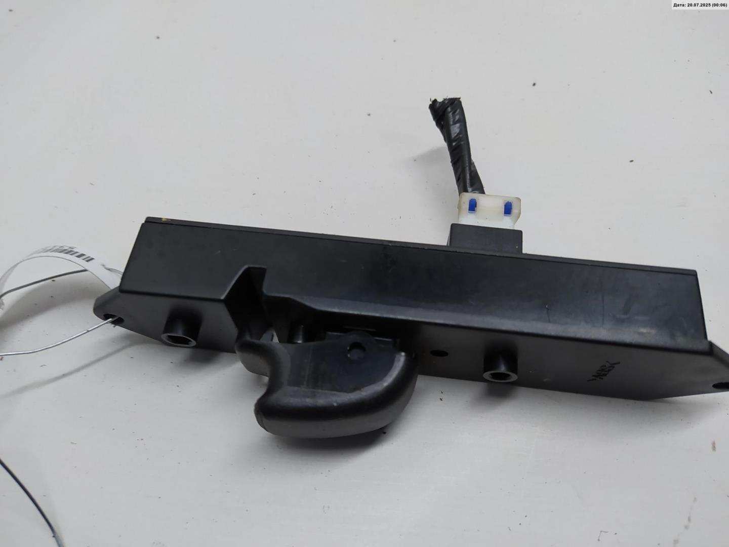 Кнопка стеклоподъемника