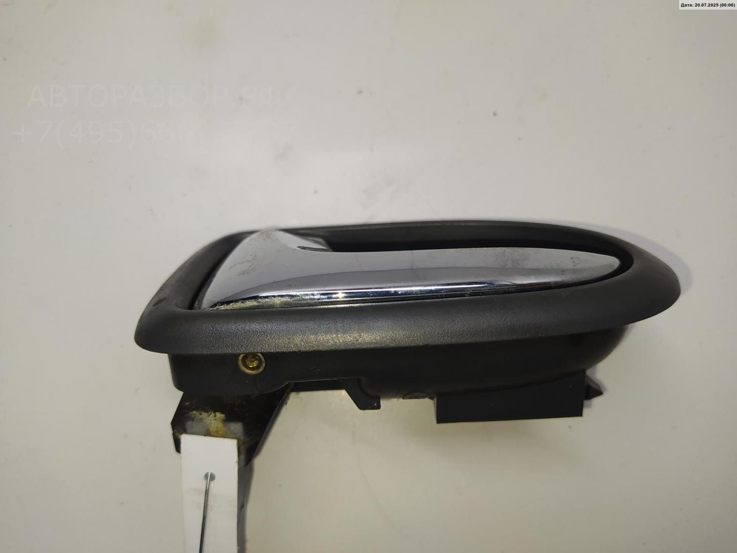 Ручка двери передней внутренняя левая