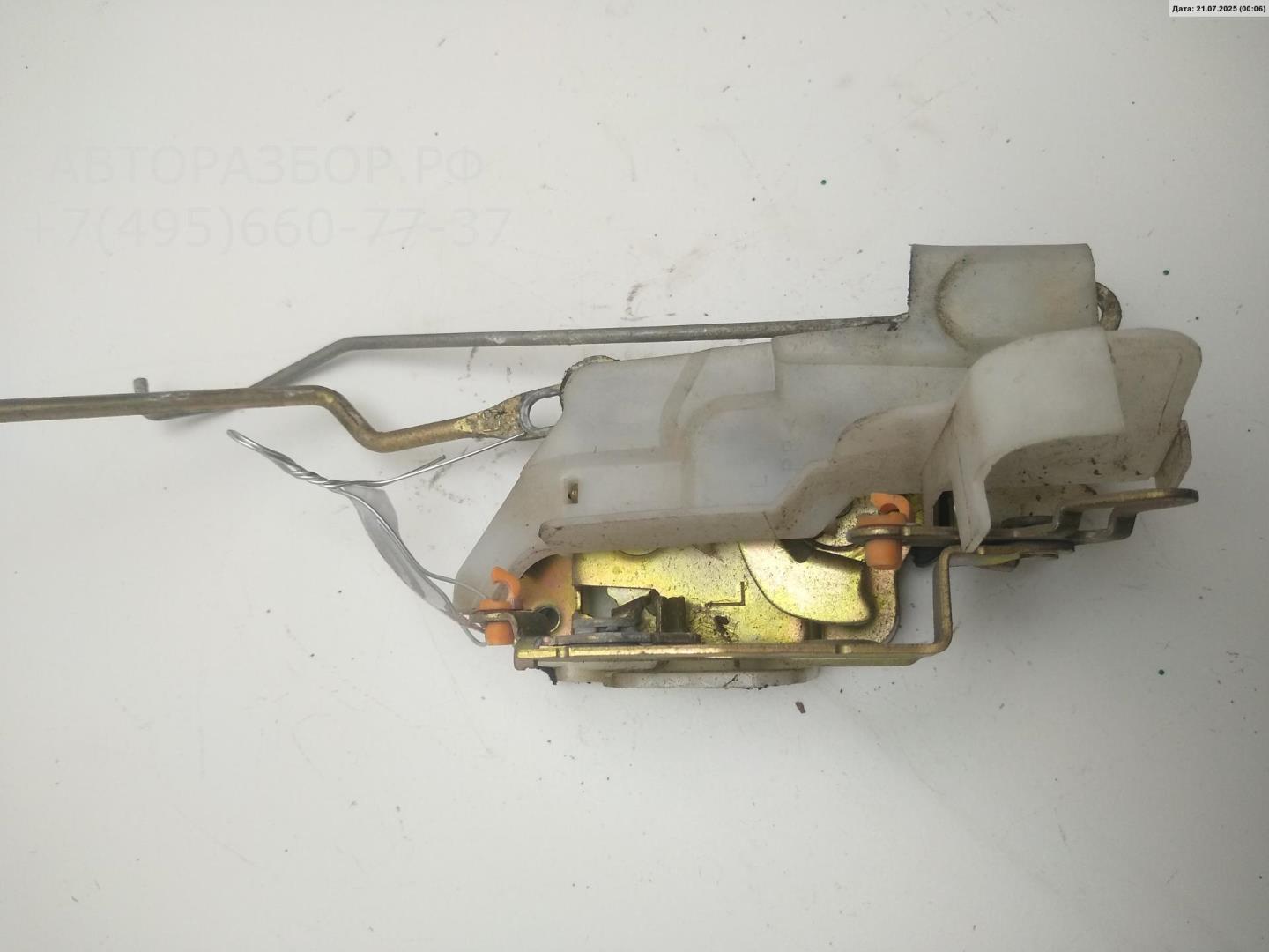 Замок двери передней левой