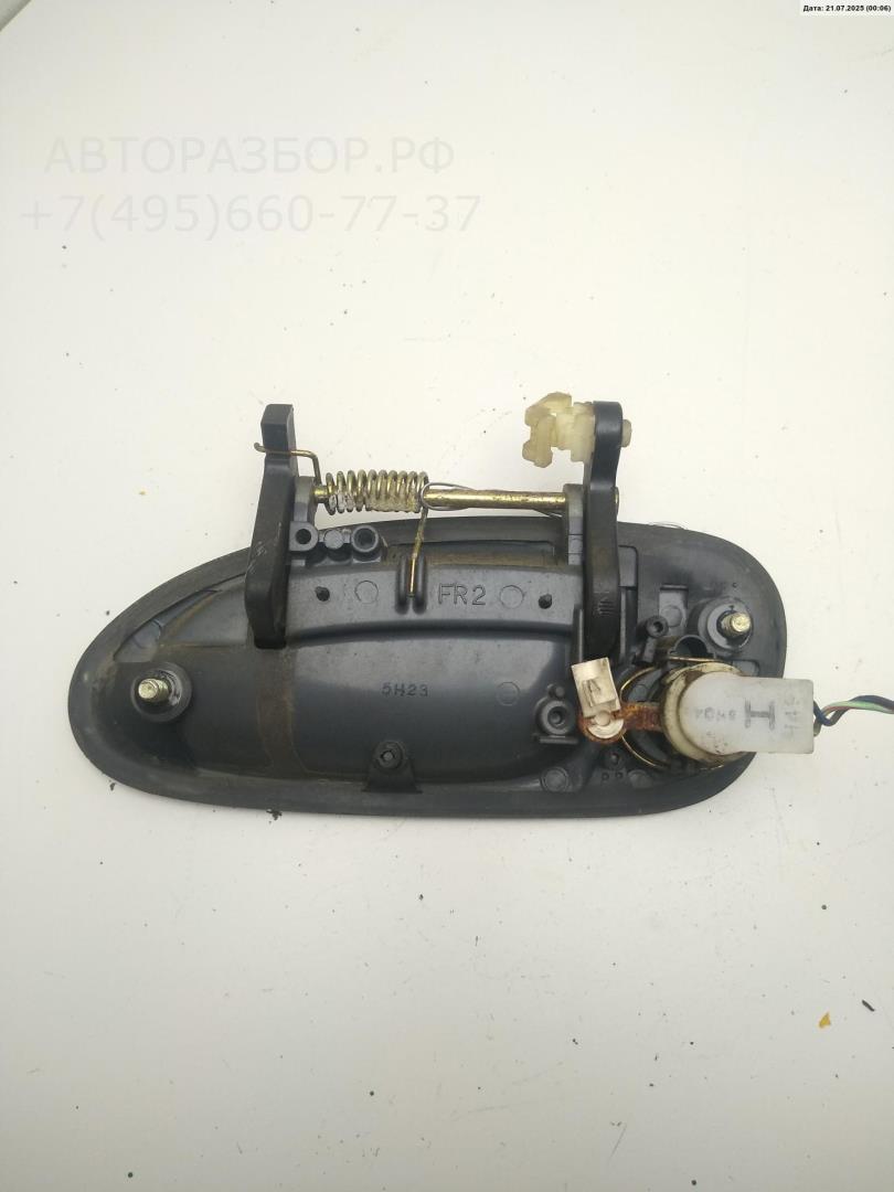 Ручка двери передней наружная правая