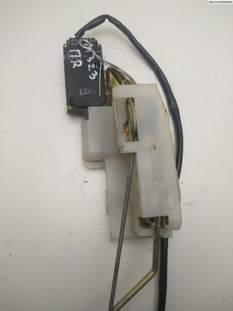 Замок двери передней правой