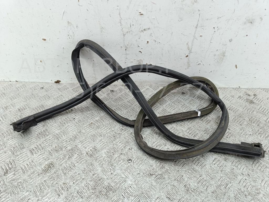 Уплотнитель багажника