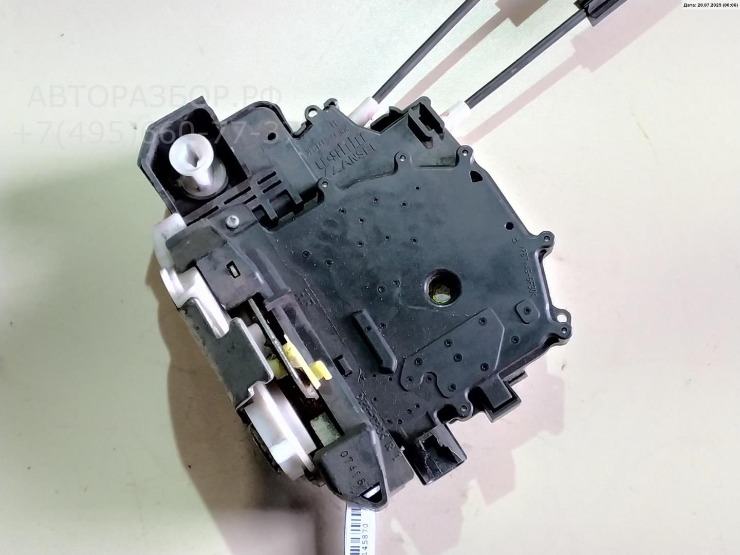 Замок двери передней правой