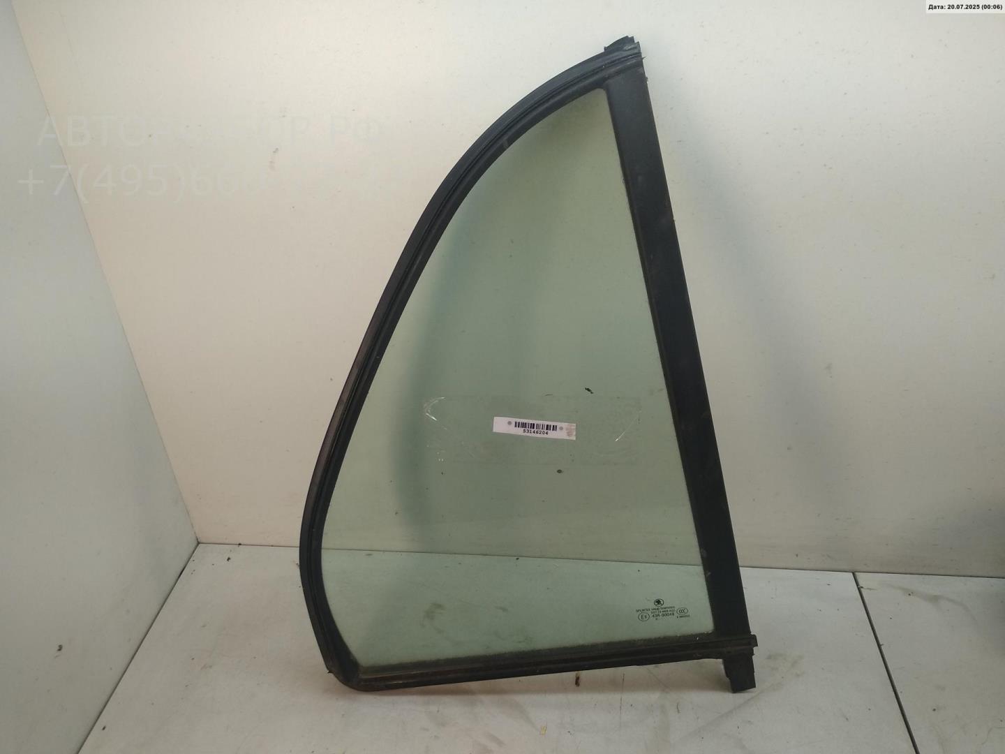 Стекло двери задней правой (форточка)