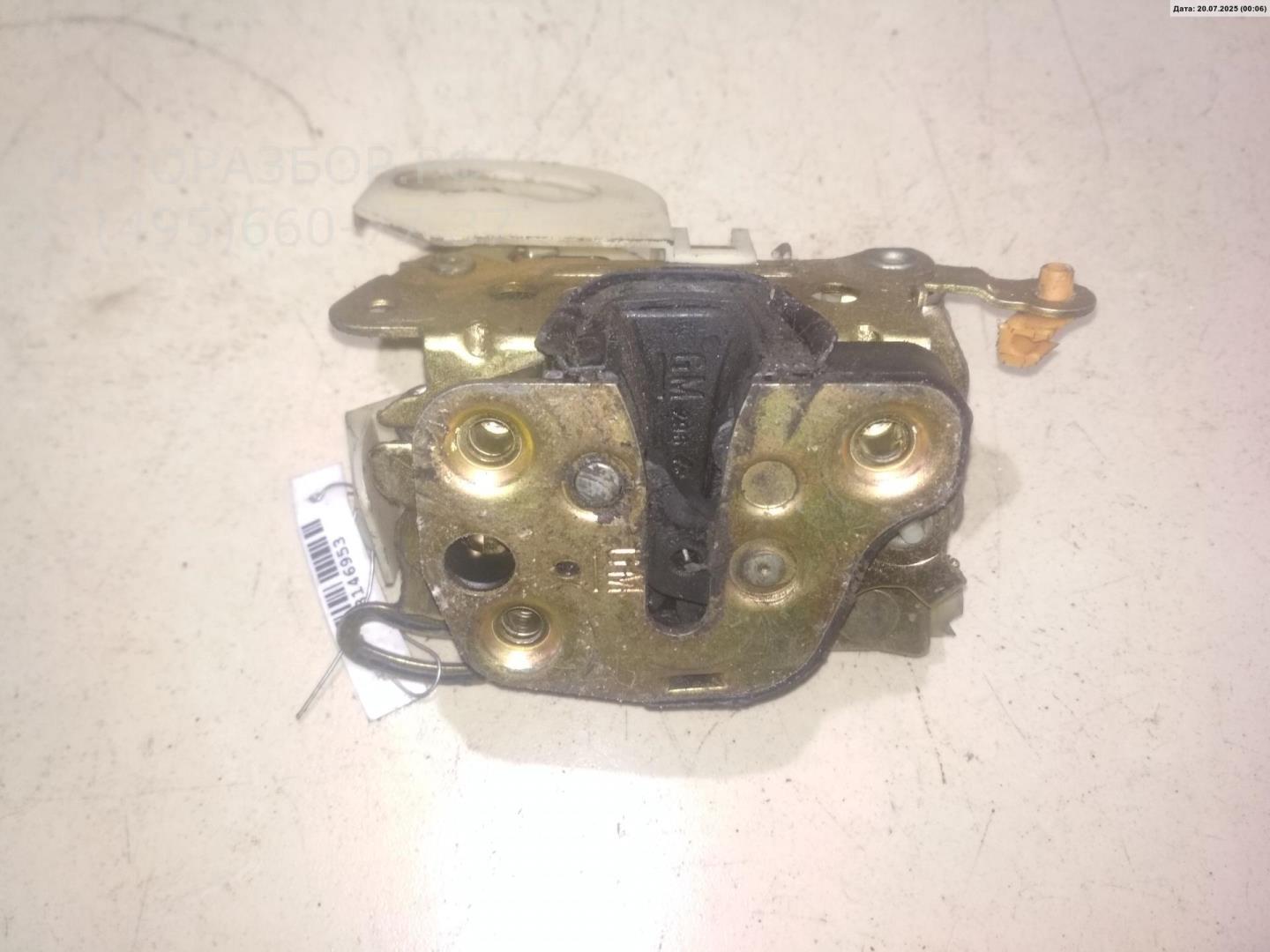 Замок двери передней правой