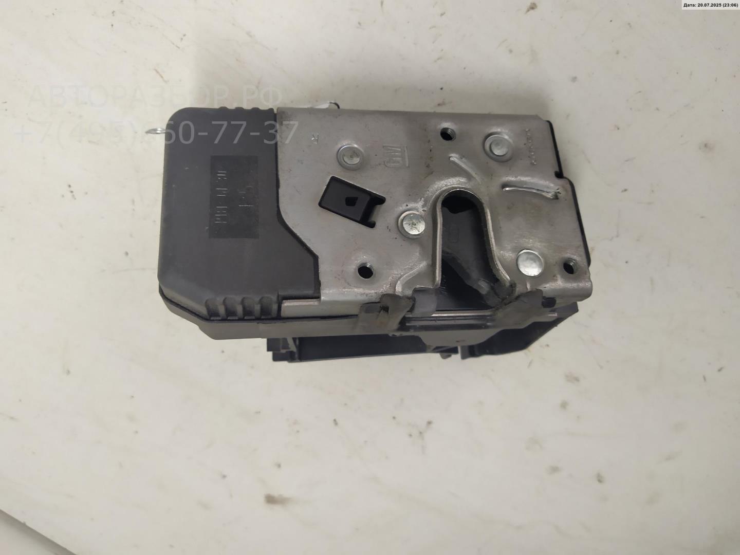 Замок двери передней правой