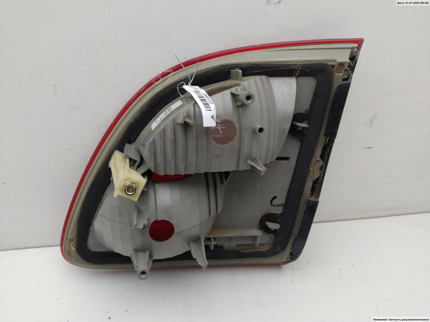 Фонарь задний внутренний левый