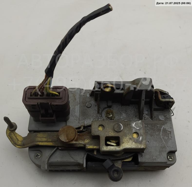 Замок двери передней правой