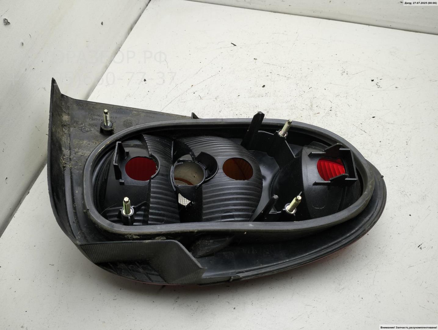 Фонарь задний правый