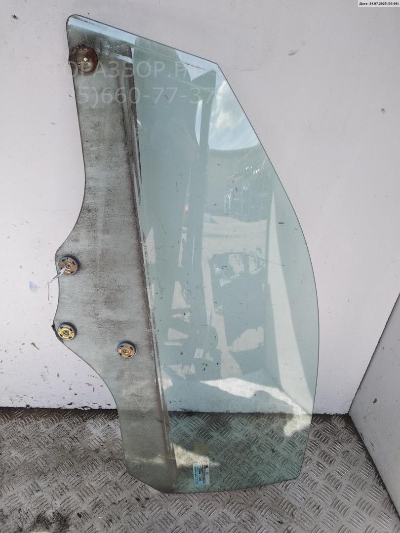Стекло двери передней левой