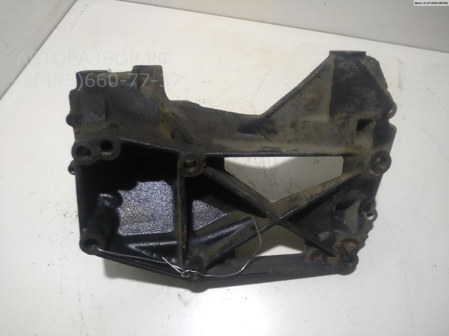 Кронштейн генератора