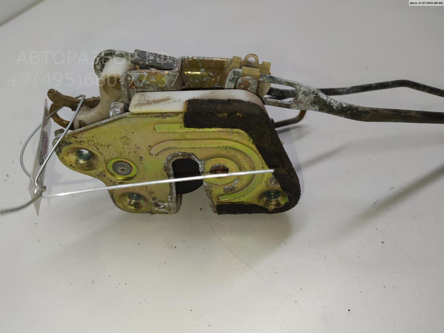 Замок двери передней левой