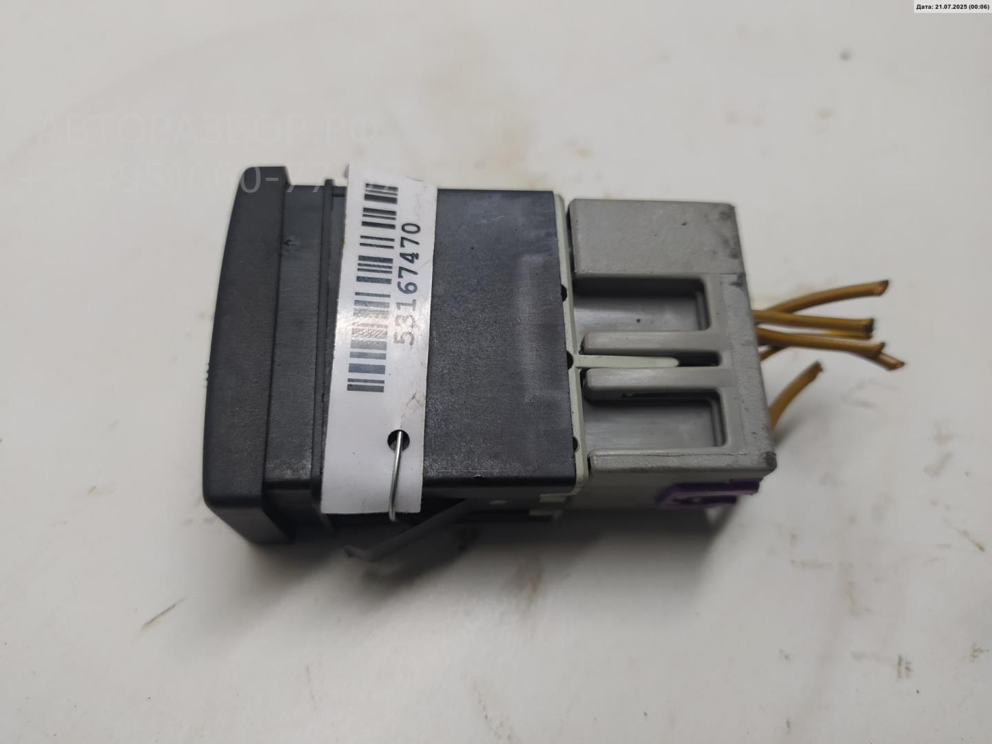 Кнопка корректора фар