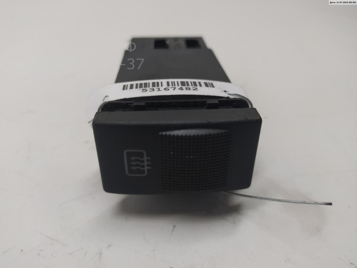 Кнопка обогрева заднего стекла