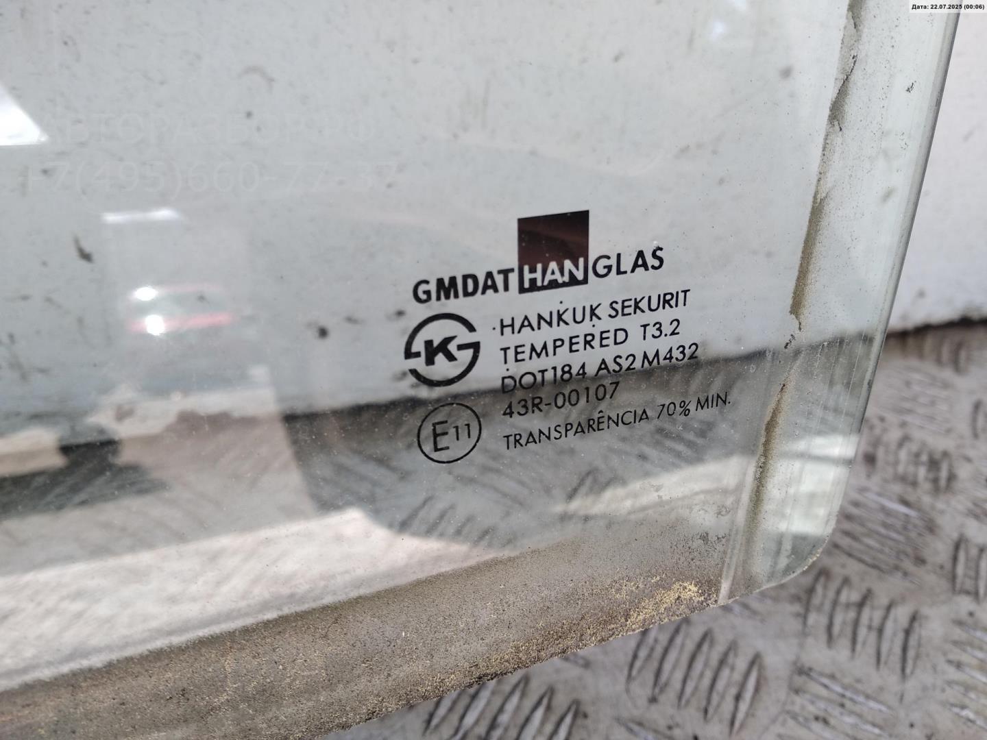 Стекло двери задней левой