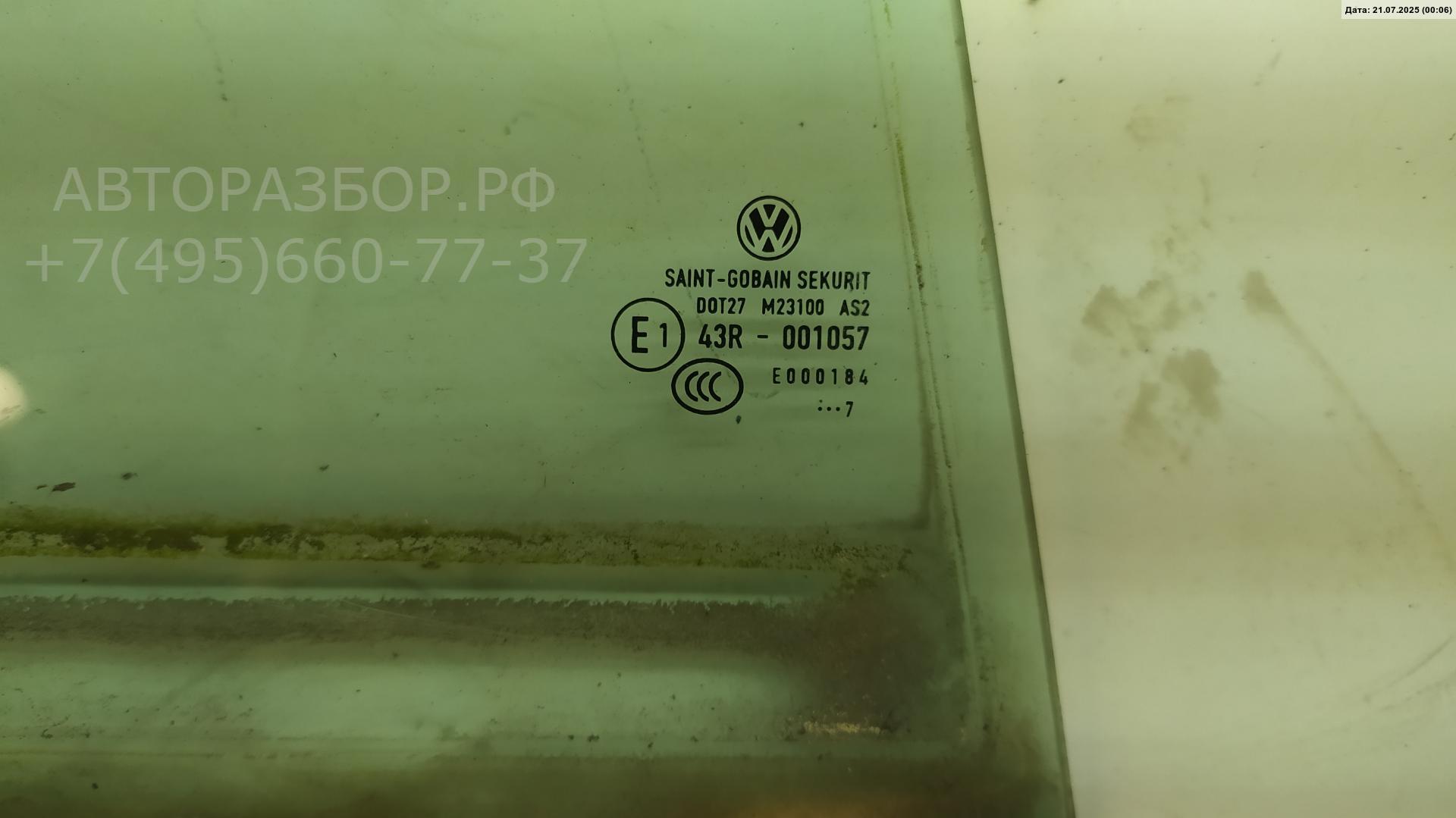 Стекло двери задней правой (форточка)