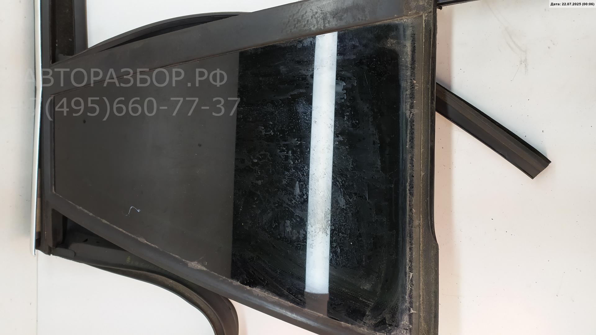 Стекло двери задней правой (форточка)