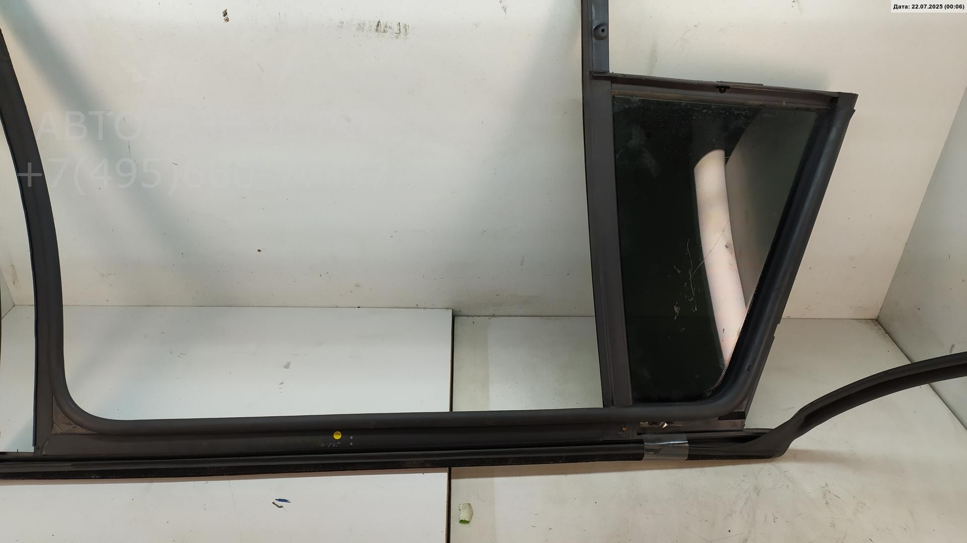 Стекло двери задней левой (форточка)
