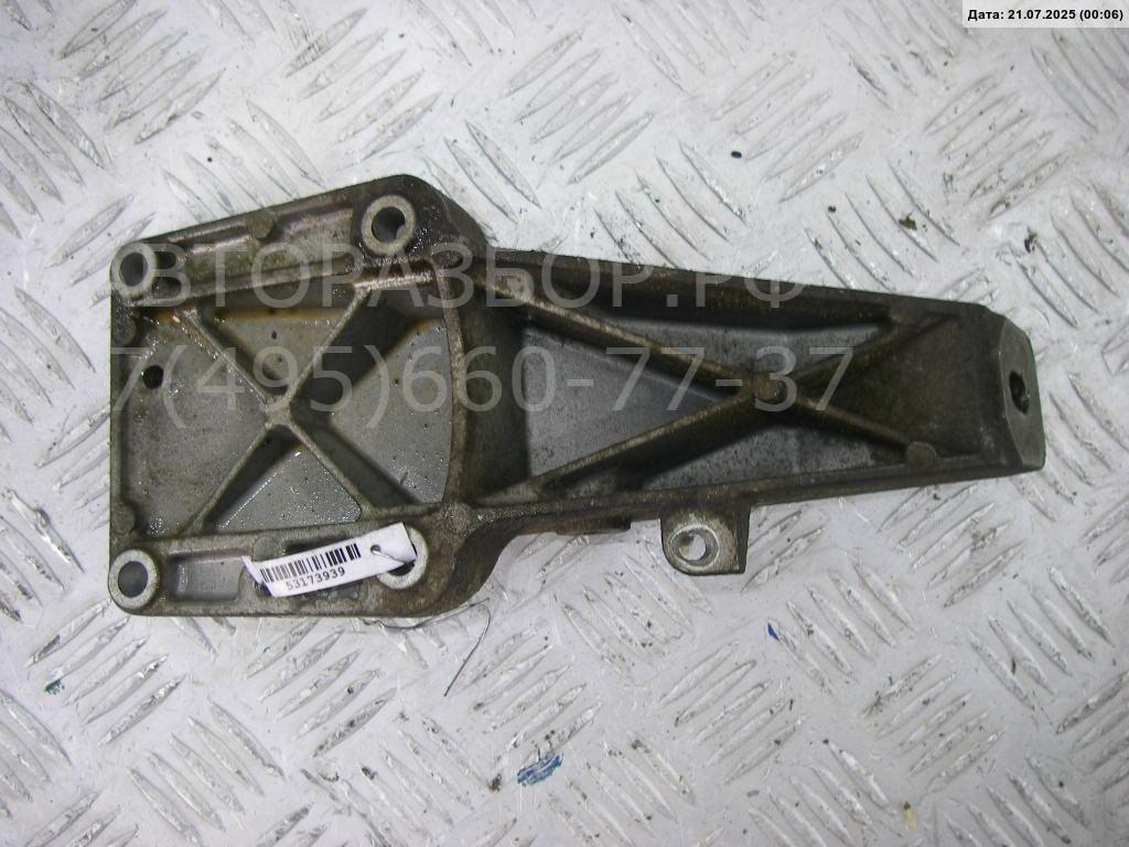 Кронштейн двигателя левый