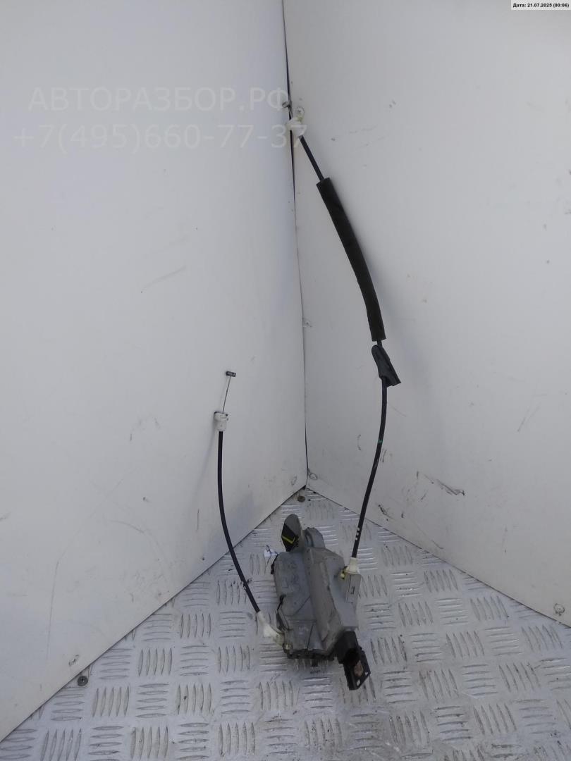 Замок двери передней правой