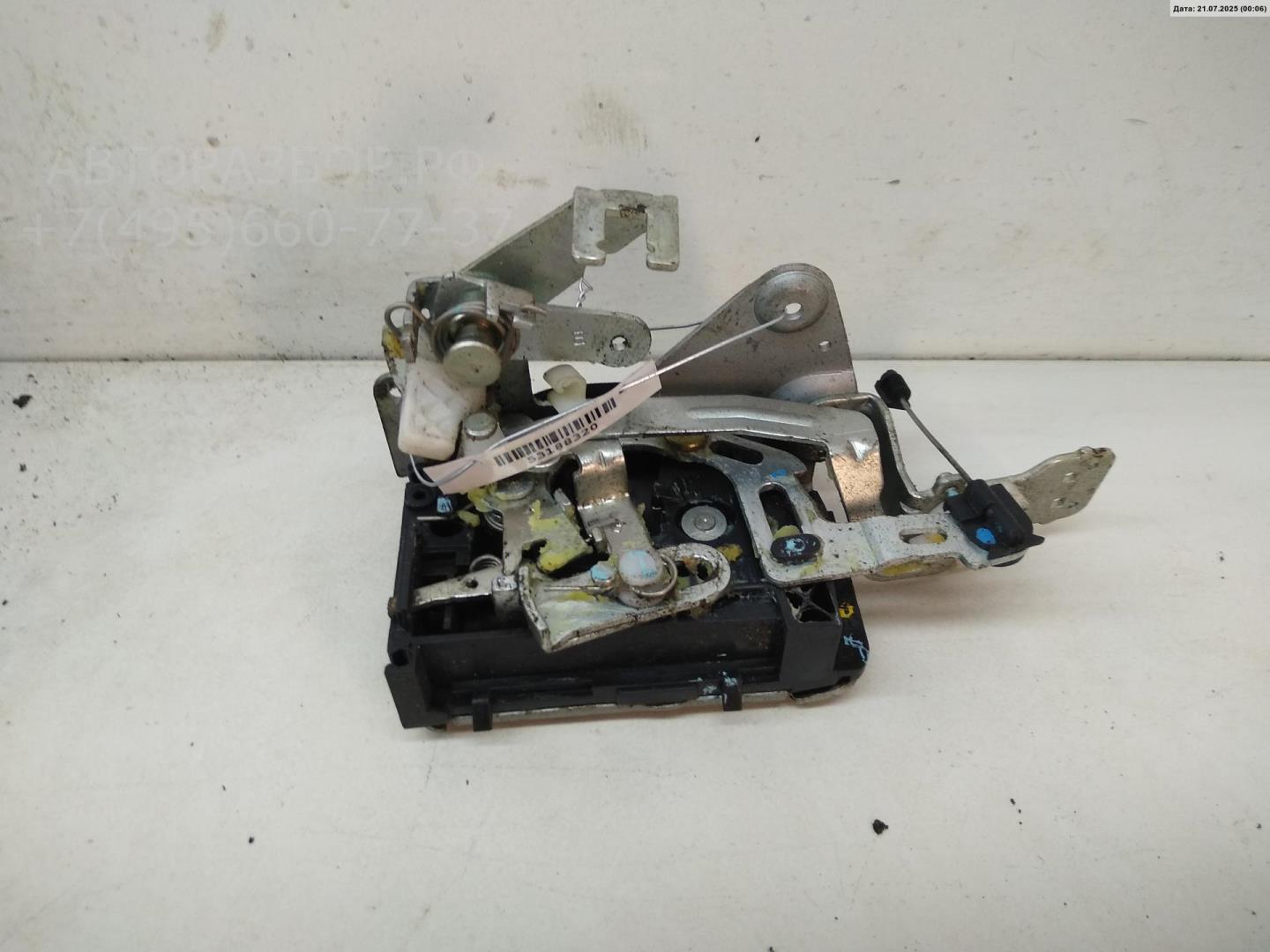 Замок двери передней левой