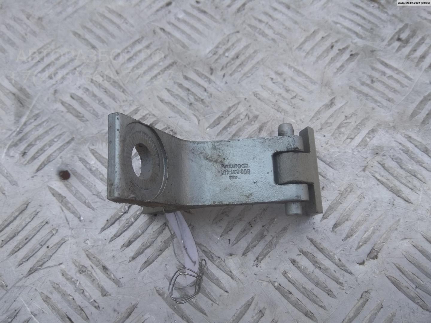 Петля двери