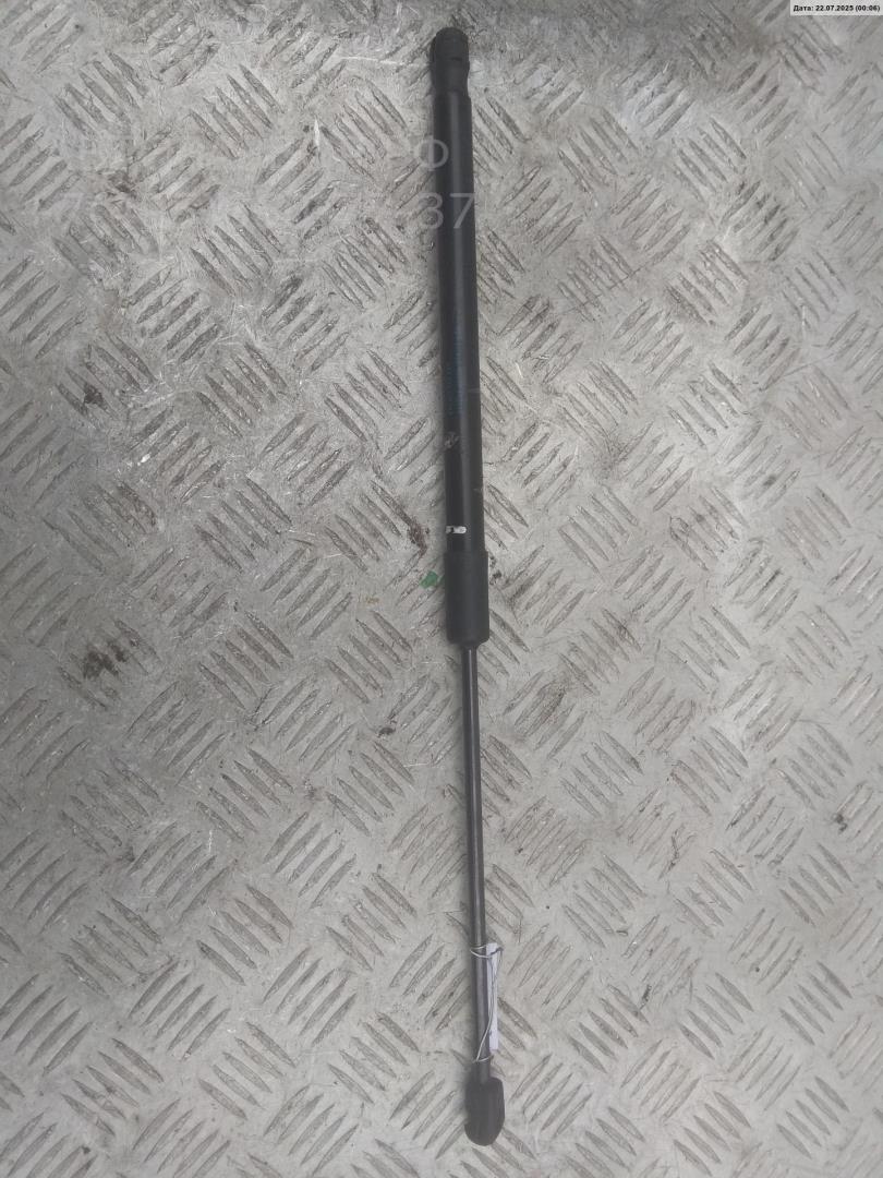 Амортизатор крышки багажника