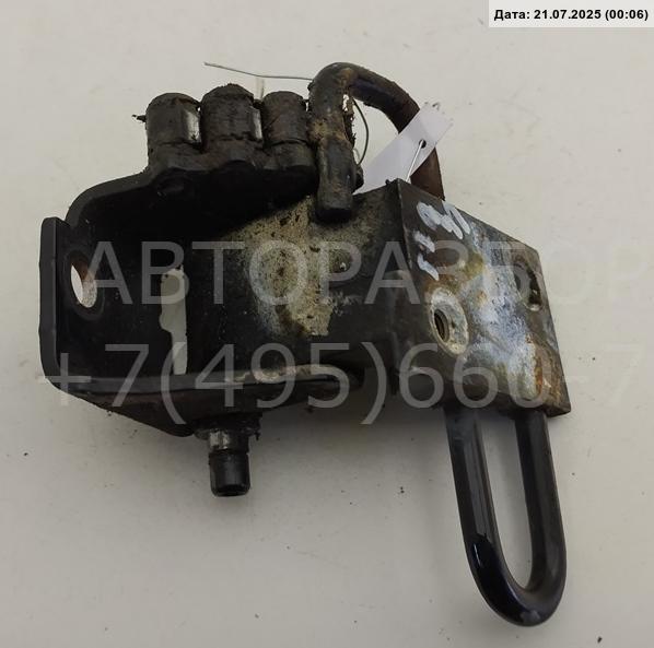 Петля двери