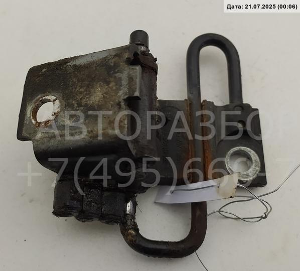 Петля двери