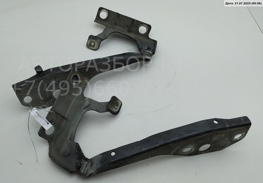 Петля капота левая