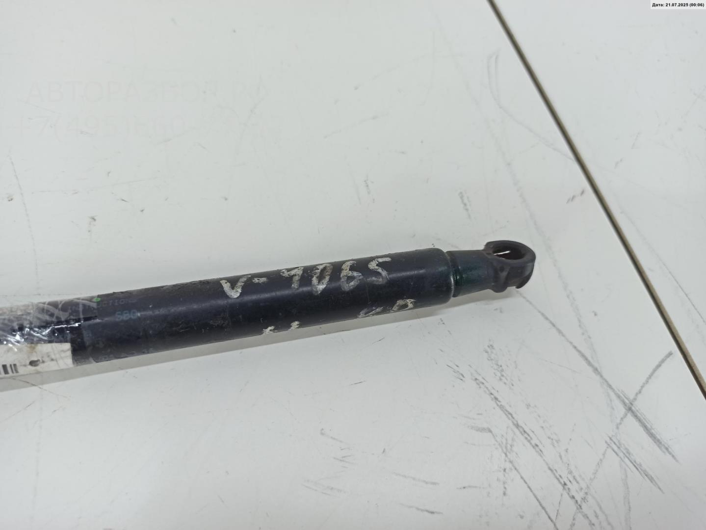 Амортизатор крышки багажника