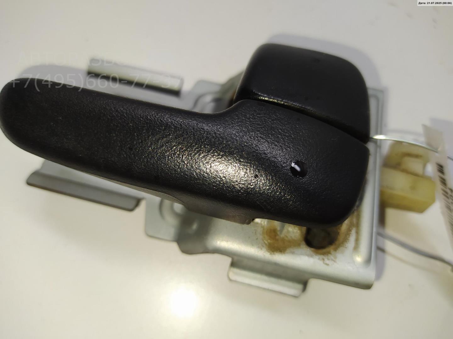 Ручка двери передней внутренняя правая