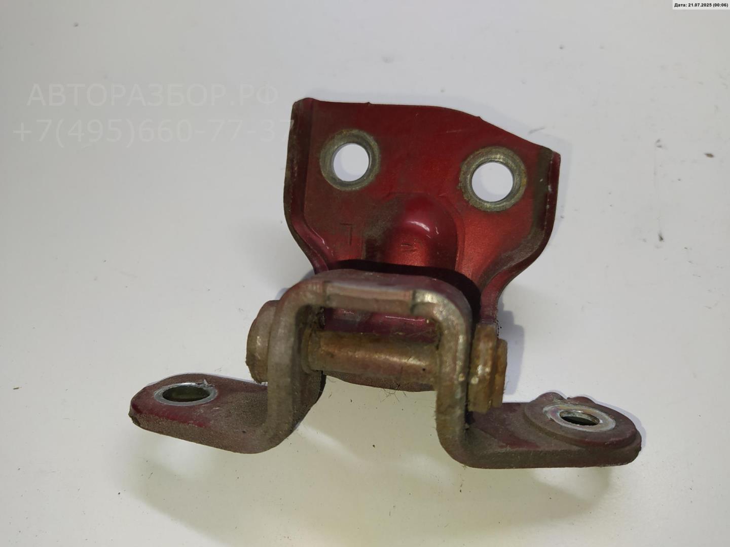 Петля двери