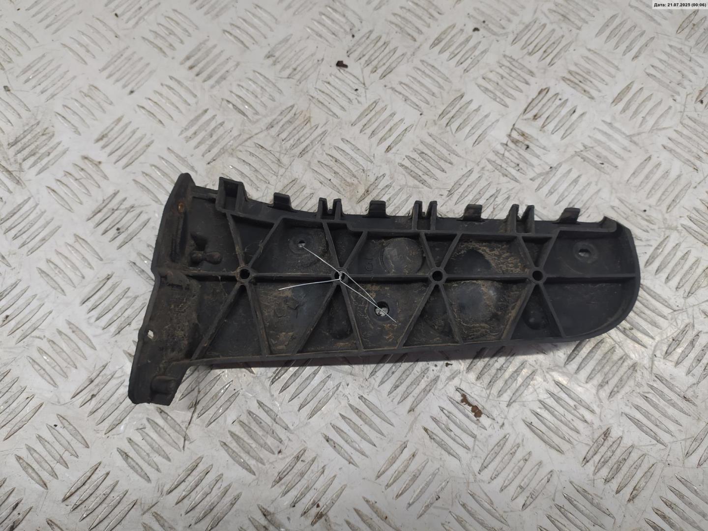 Кронштейн заднего бампера левый