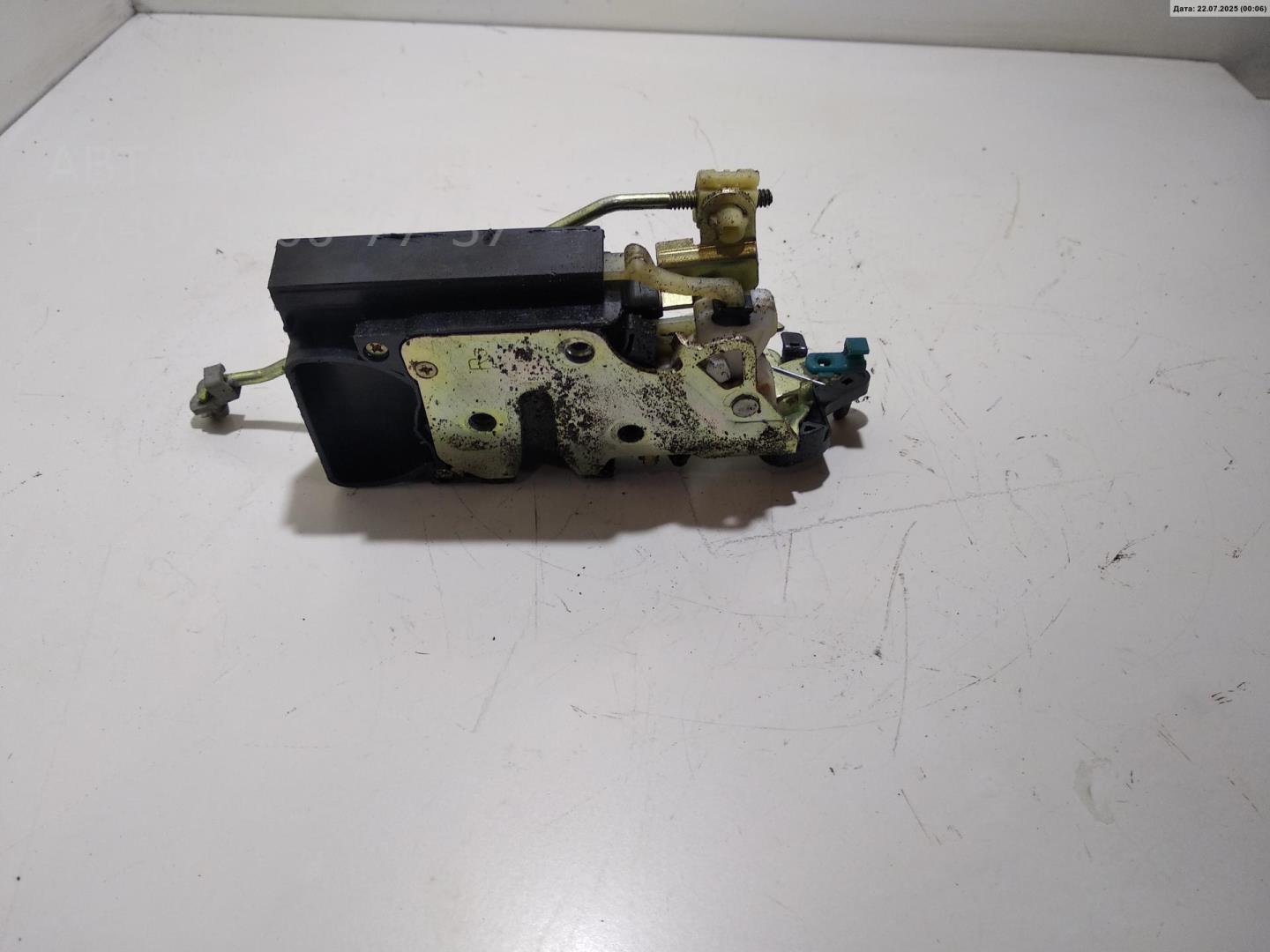 Замок двери задней правой