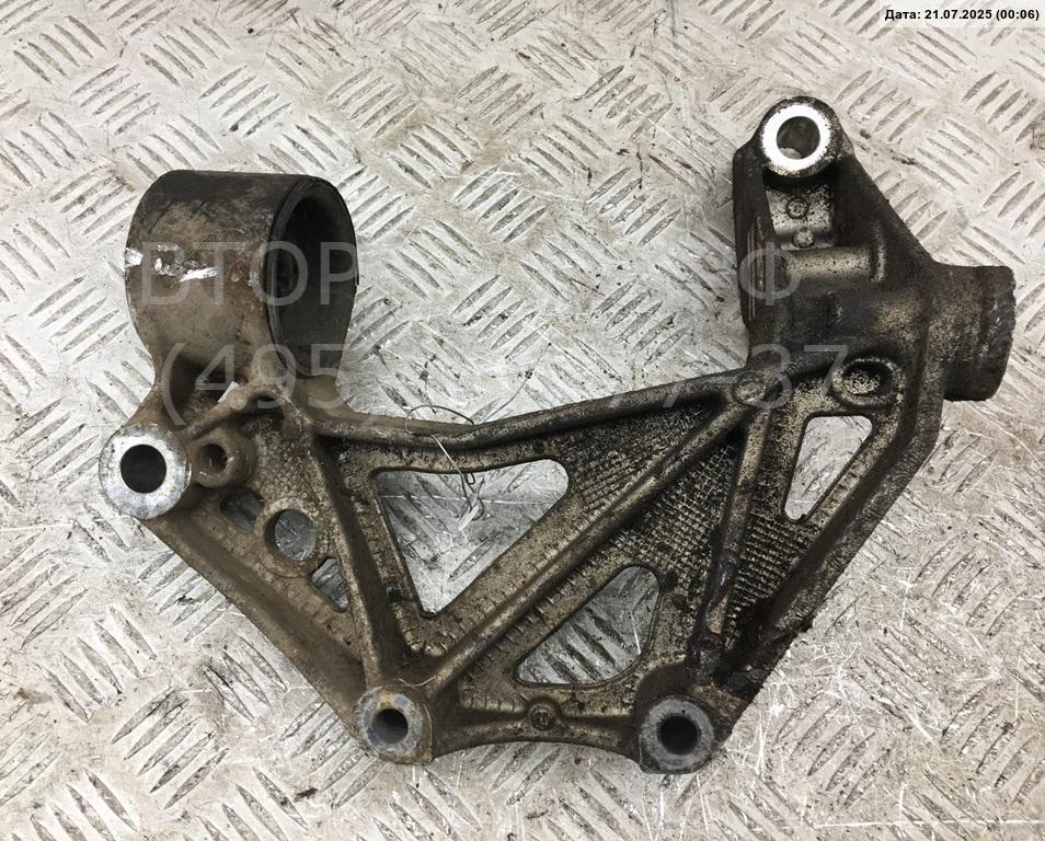 Рычаг передний левый