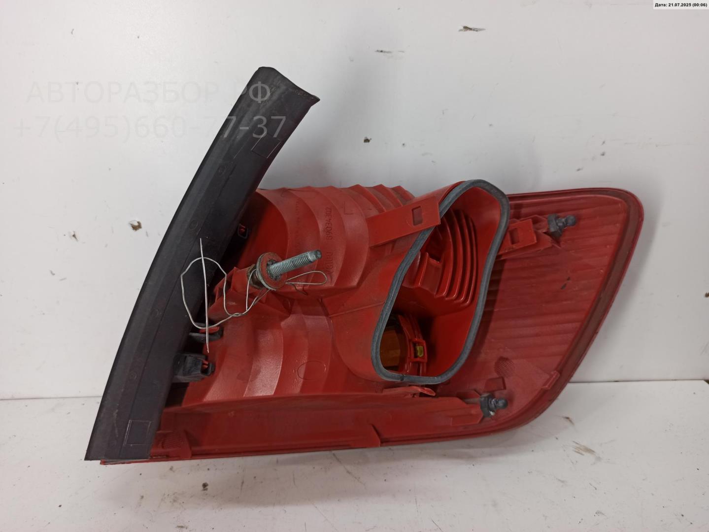 Фонарь задний левый