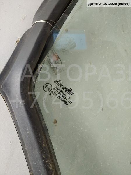 Стекло двери передней правой (форточка)